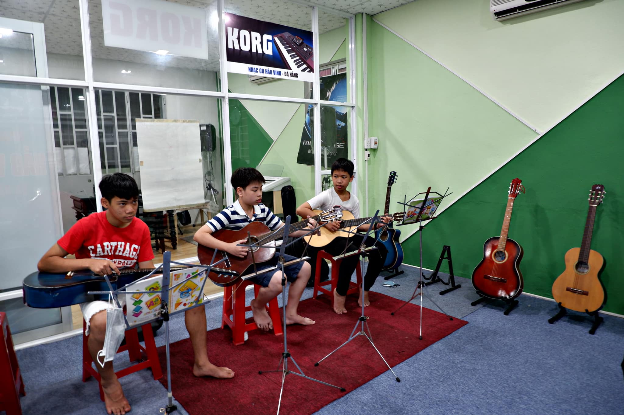 Ai nên tham gia khóa học guitar phổ thông Đà Nẵng